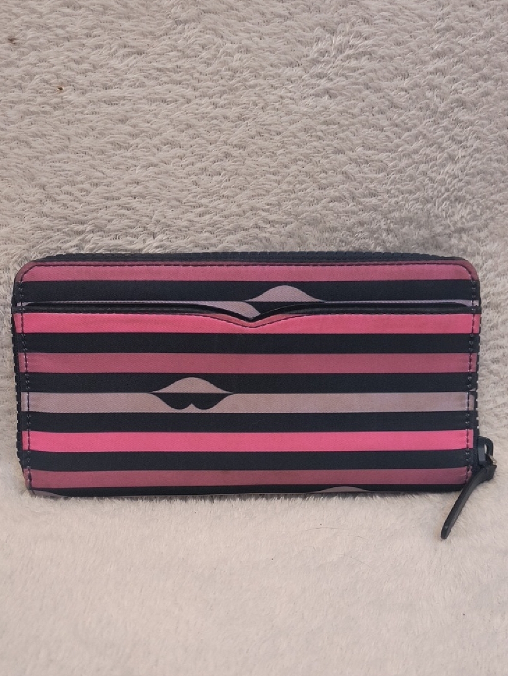 Kate Spade Jae Nylon Lip Print Large Continental Wallet - Picture 3 of 10